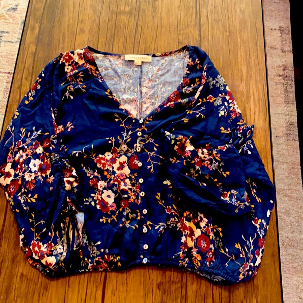 Love Stitch navy floral print, elastic at bottom, 3/4 length sleeves with ties